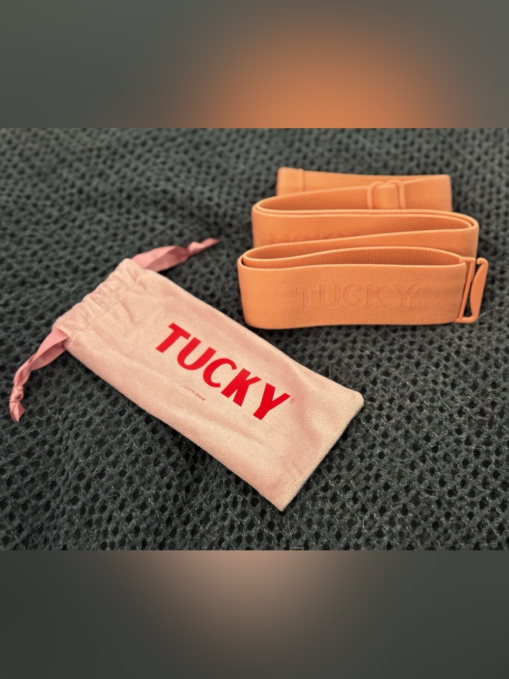 The Original Tucky Belt Adjustable Shirt Tuck Band Blush Pink Size M/L NWOT